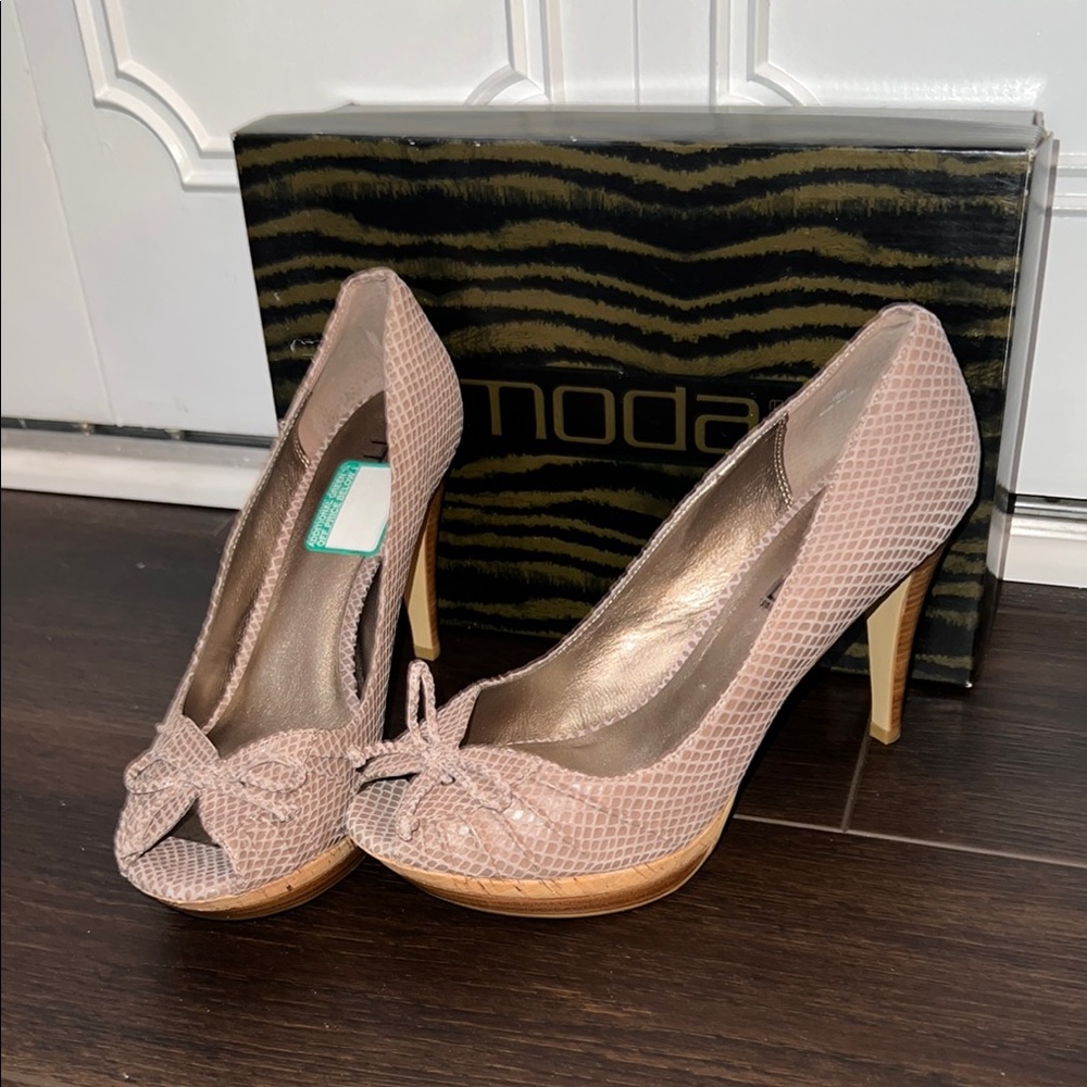 Moda Spana Taupe Pippy Peep Toe Heels, Size: 10M